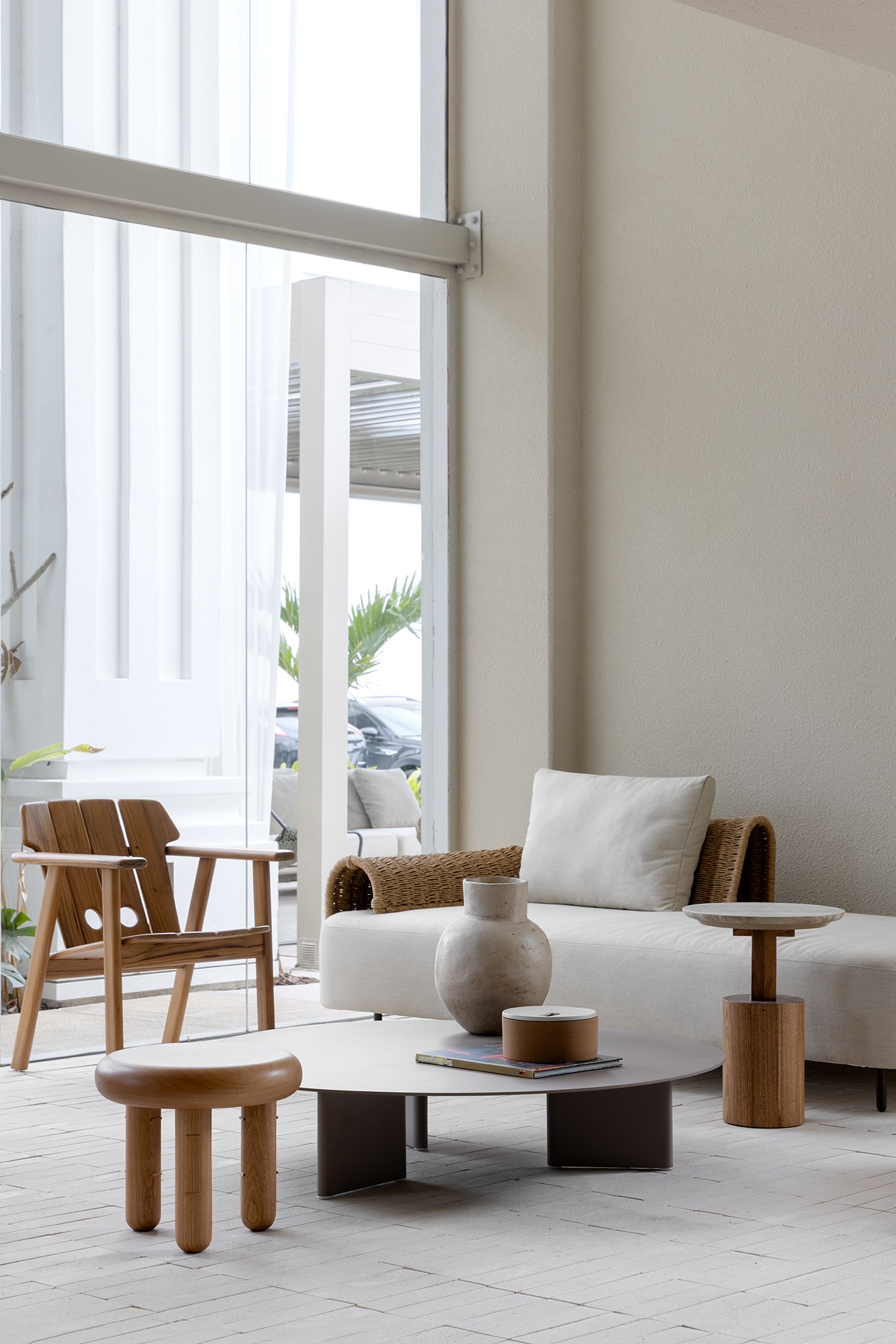 Poltrona Tajá, Chaise Jeri e mesas laterais