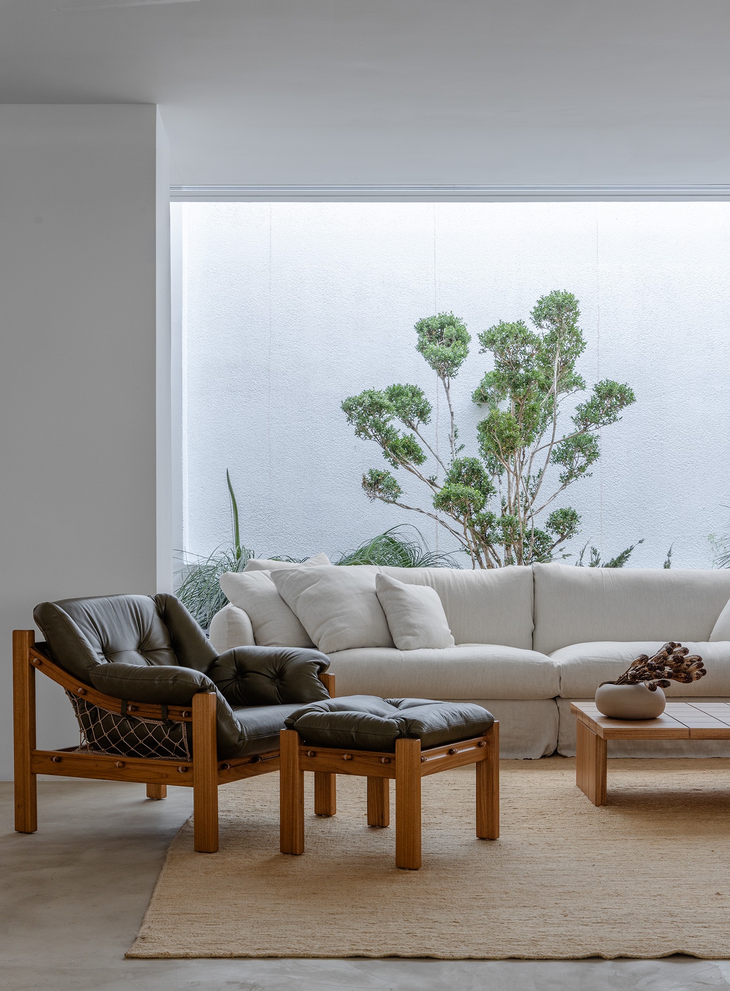 Sala com Poltrona Tijuca, Sofá Puglia e Mesa de centro Ritmo
